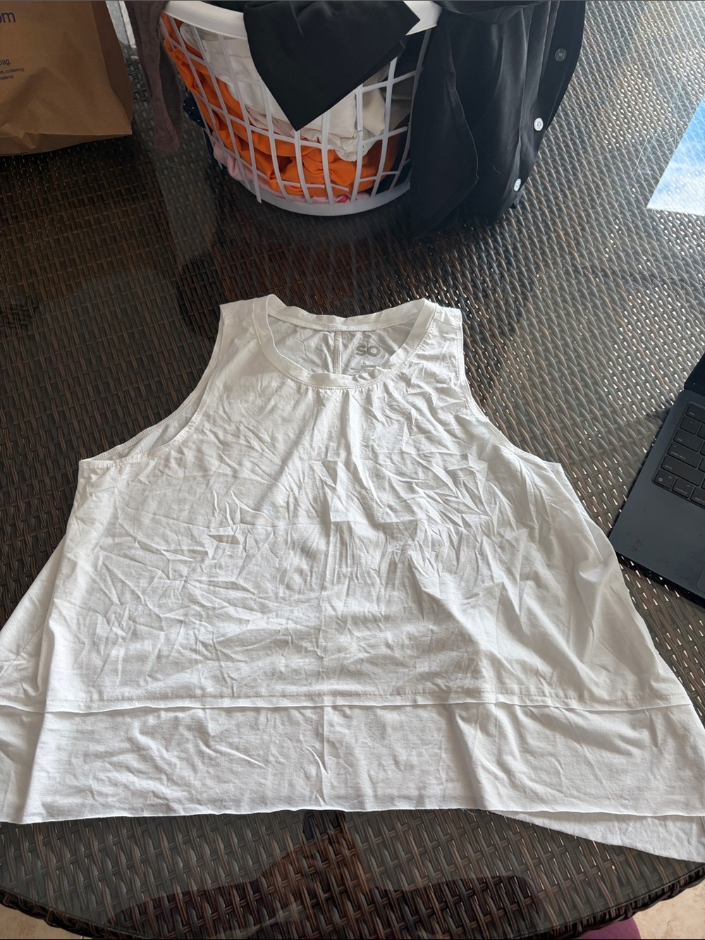 Kohl's White Women's Tank Top Sleeveless Crew Neck